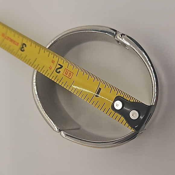 Bangle Statement Bracelet Hinged Magnetic Closure - Picture 9 of 10